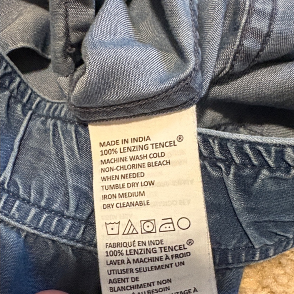 Prana pants with elastic waist and ankles.  Made of 100% tencel. - Picture 4 of 5